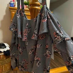 Roommates Off the shoulder Ruffle Top